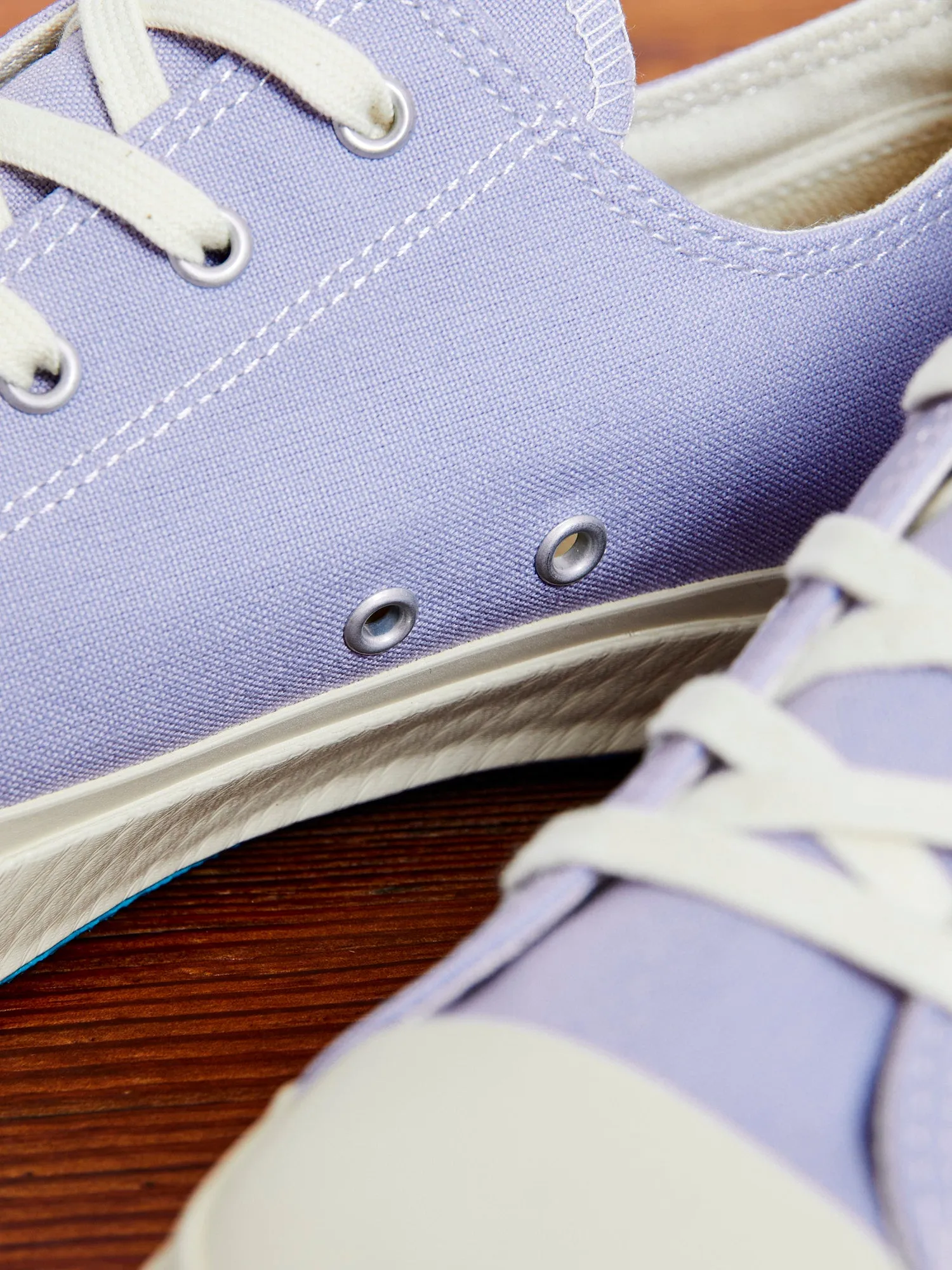 01JP Low Top Sneaker in Light Purple