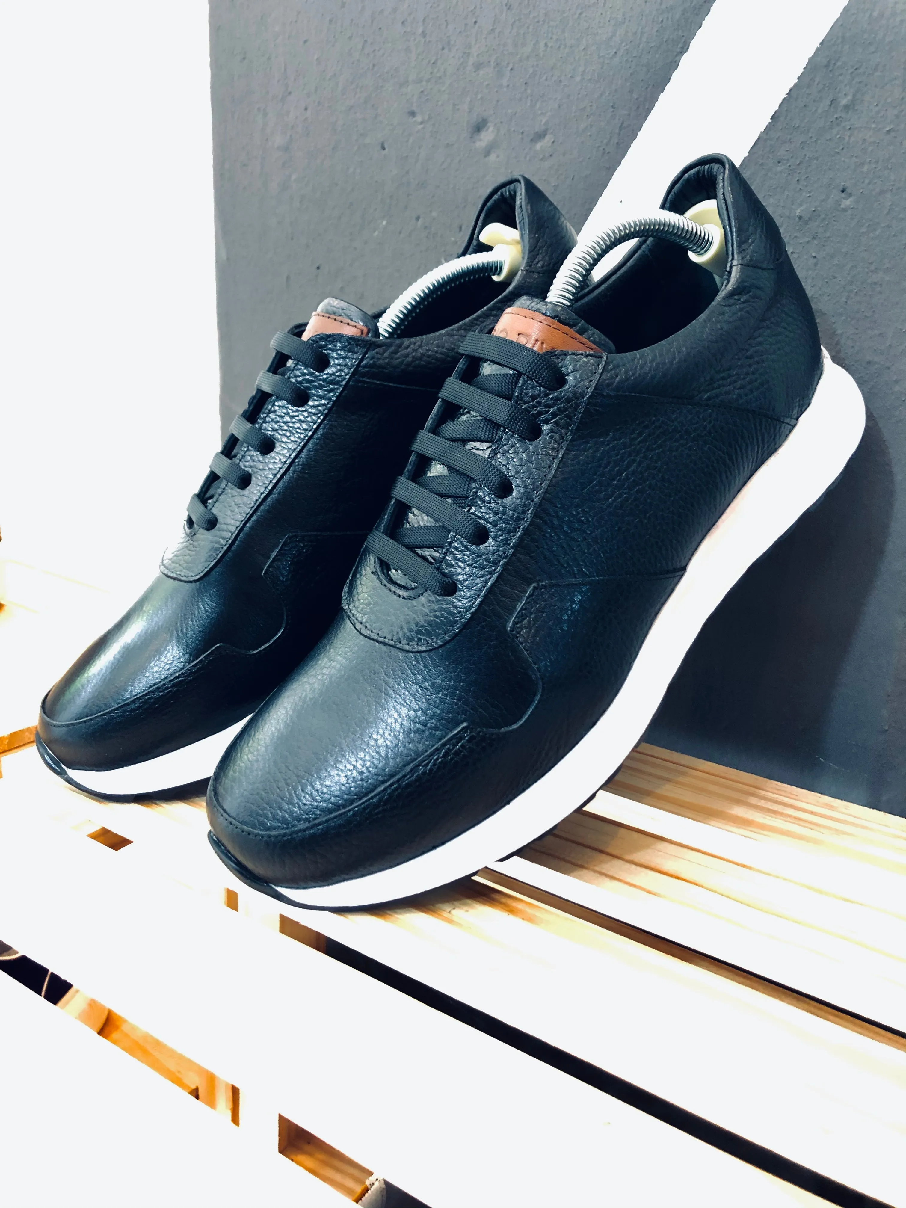 082 - Fabio DIVAYO Leather Sneaker- Black