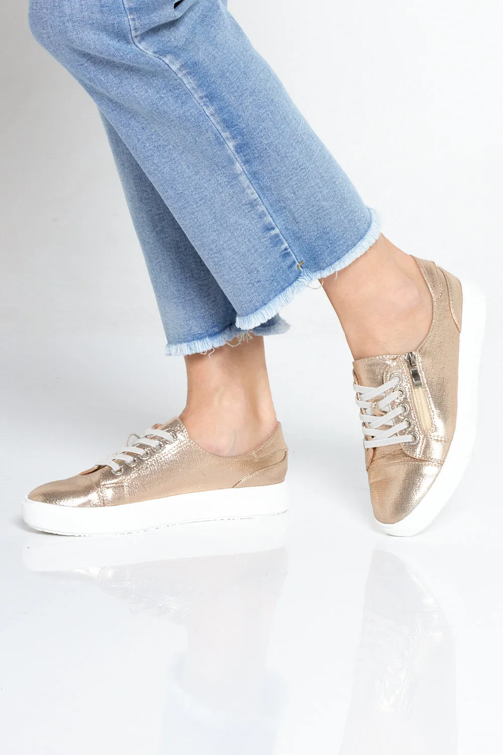 Cara Sneakers - Gold