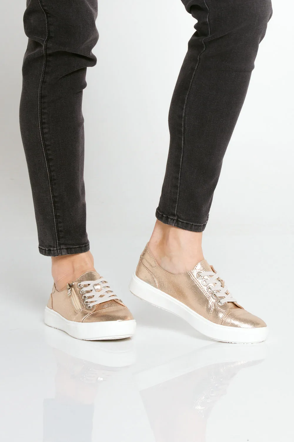 Cara Sneakers - Gold