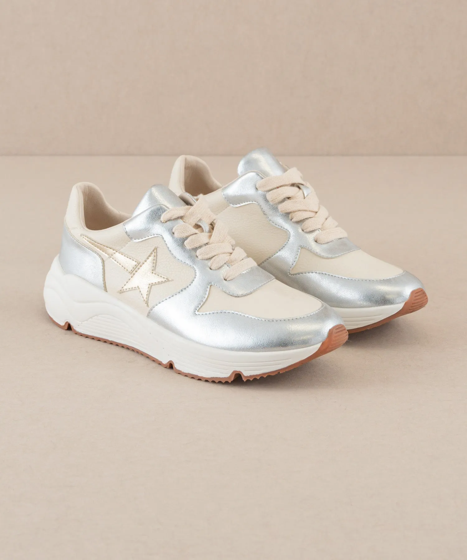 The Kaitlyn | Silver Shooting star sneaker