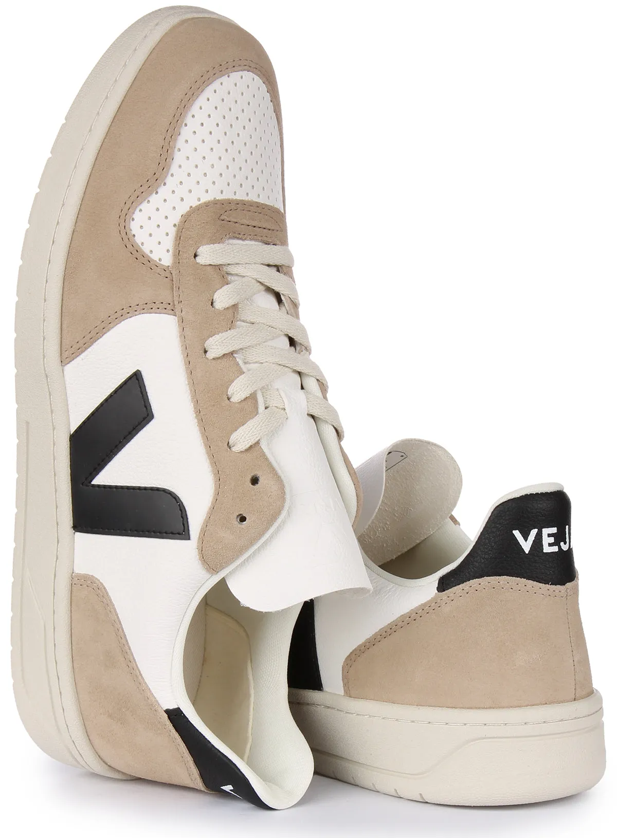 Veja V 10 Chromefree In White Black For Men