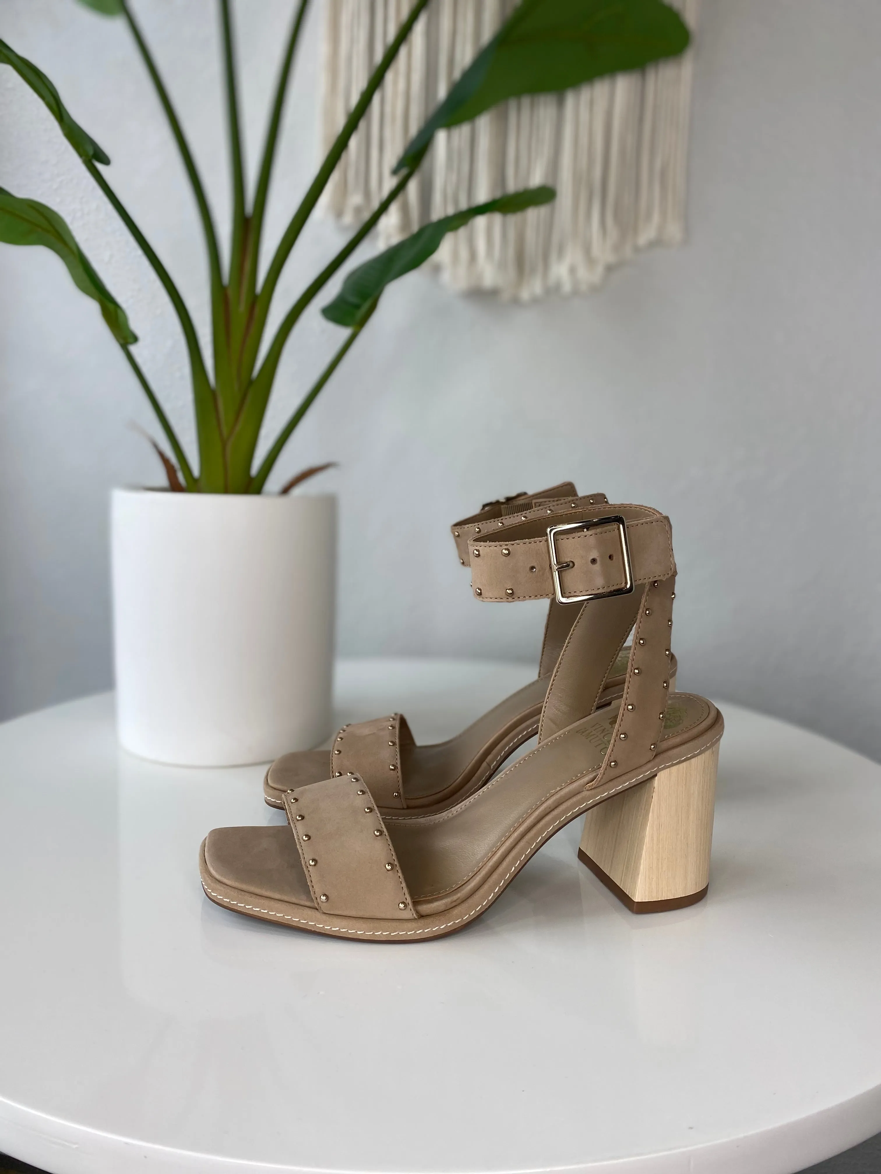 Vince Camuto City Sandal- Tortilla